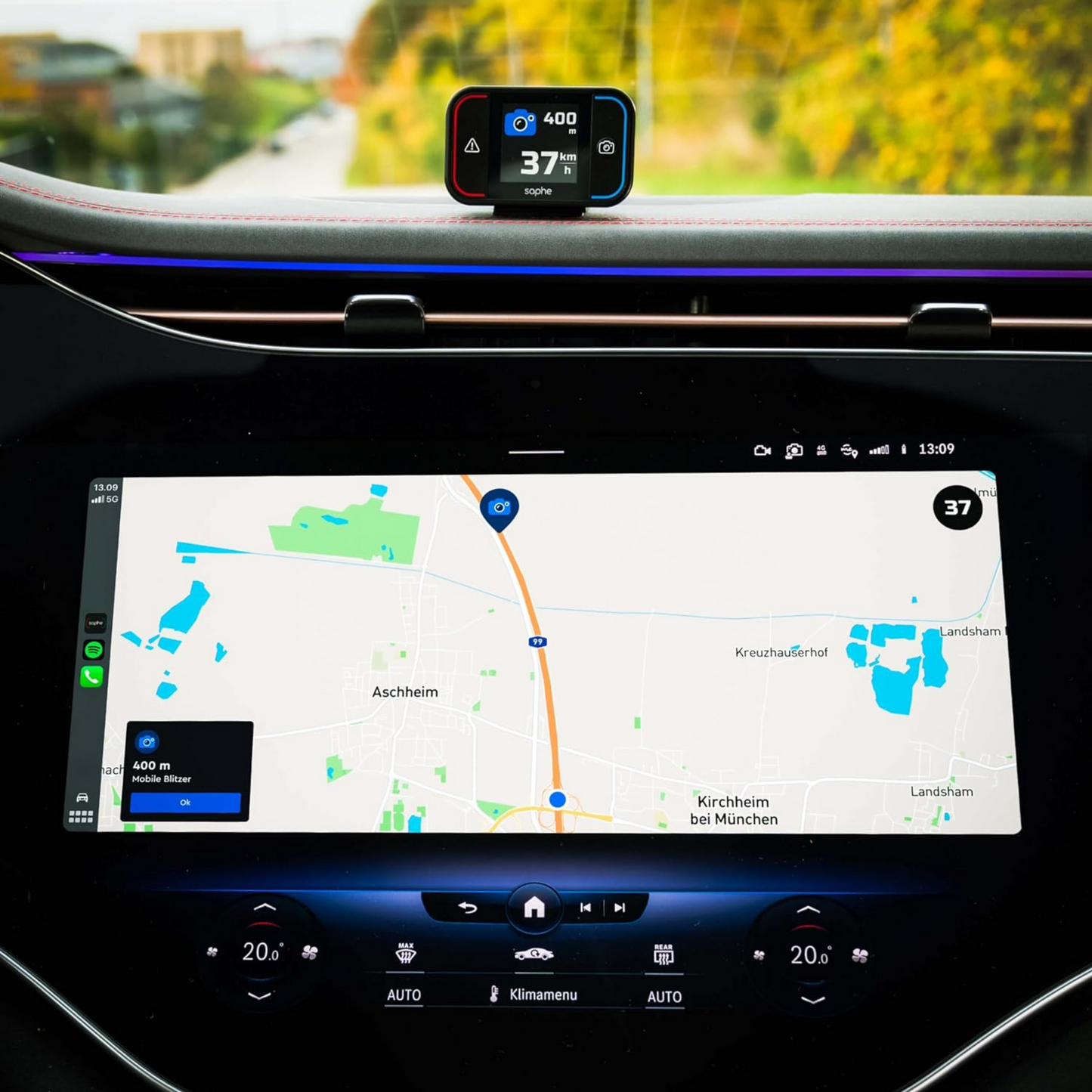 Saphe Drive Pro Blitzerwarner für das Auto mit Farbdisplay – CarPlay und Android Auto kompatibel – Zeigt Blitzer und Gefahren – Daten von Blitzer.de – Erfordert zusätzliches ABO