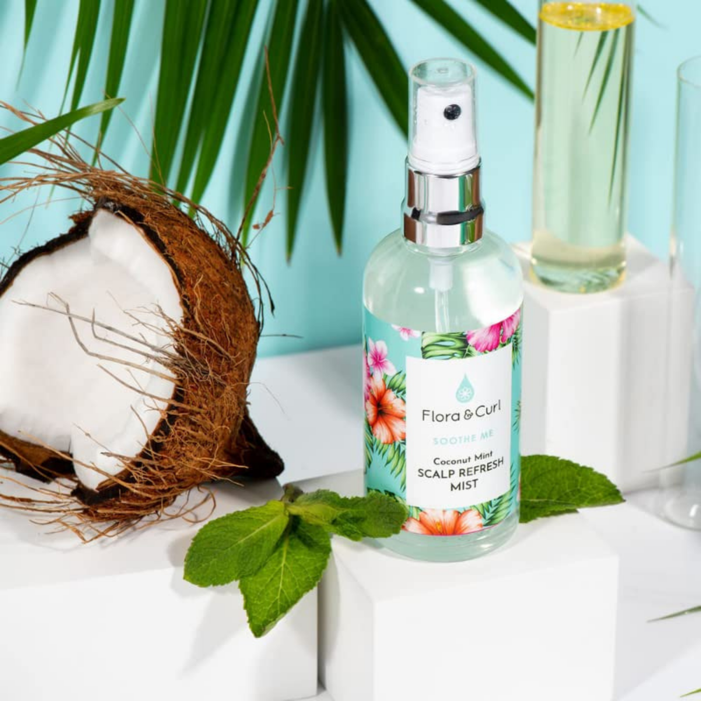 Flora & Curl Coconut Mint Kopfhaut-Erfrischungsnebel 100 ml, Kopfhautspray für trockenes Haar, mit beruhigenden Pflanzenstoffen sorgt für kühlende Kopfhautentlastung