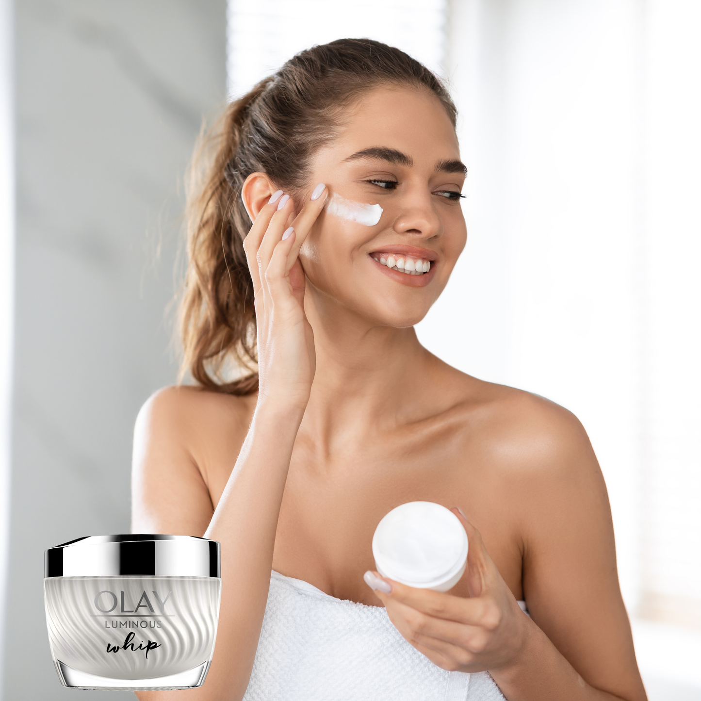 Olay Luminous Whip Light As Air Feuchtigkeitscreme für strahlende Haut 50ml