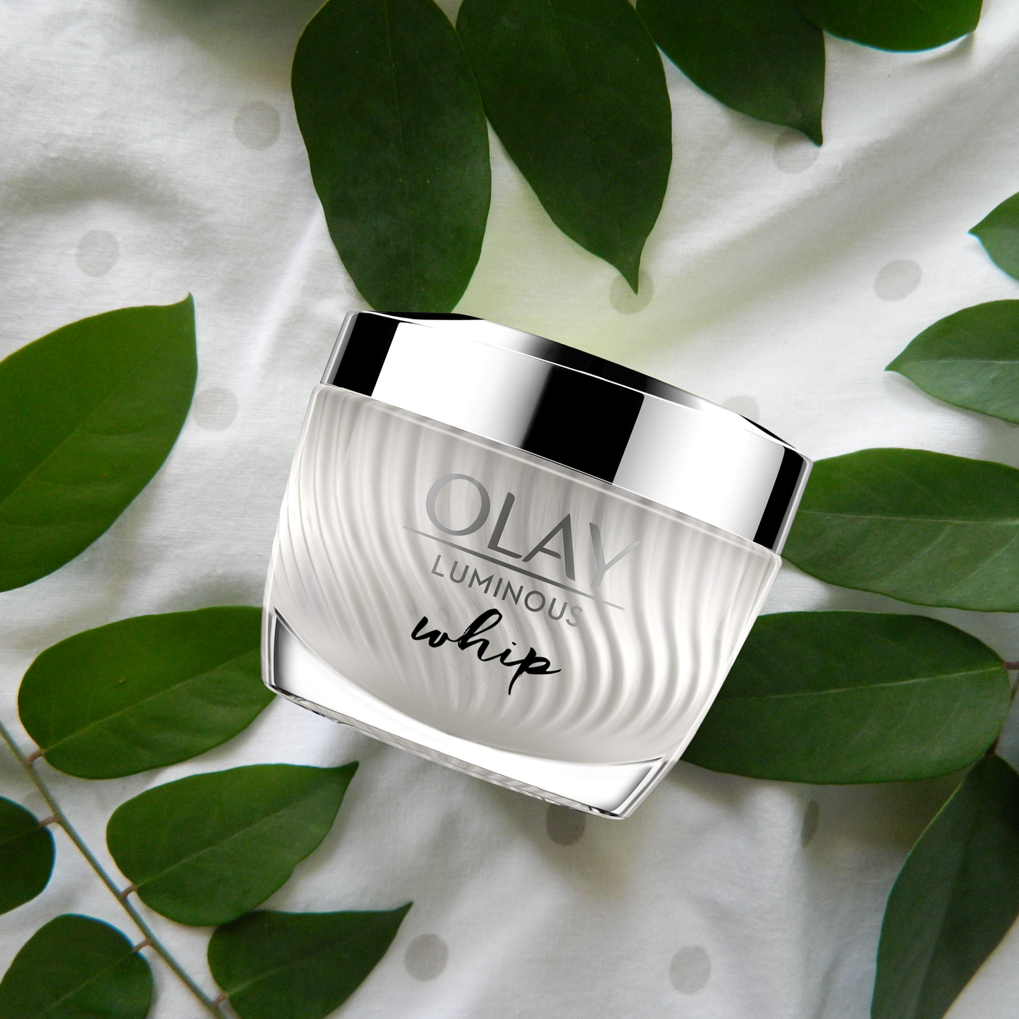 Olay Luminous Whip Light As Air Feuchtigkeitscreme für strahlende Haut 50ml